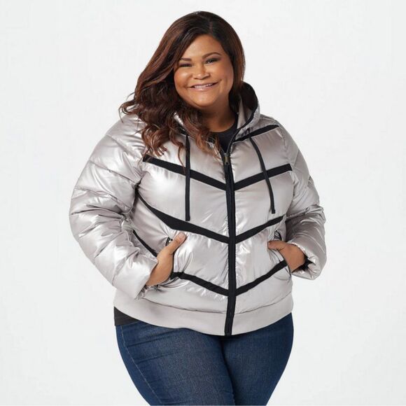 zuda Quilted Silver Pearlized Puffer Jacket with Hood - Picture 1 of 16